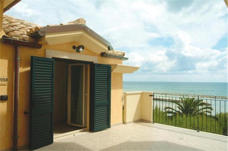 Hotel Capital Cupra Marittima Exterior photo